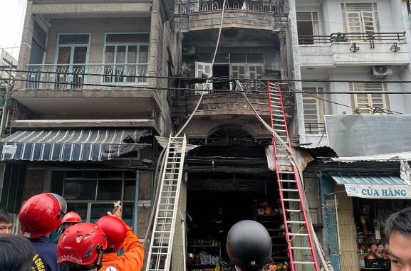 Hiện trường thương tâm vụ cháy nhà khiến 4 người tử vong ở Nha Trang Hiện trường thương tâm vụ cháy nhà khiến 4 người tử vong ở Nha Trang