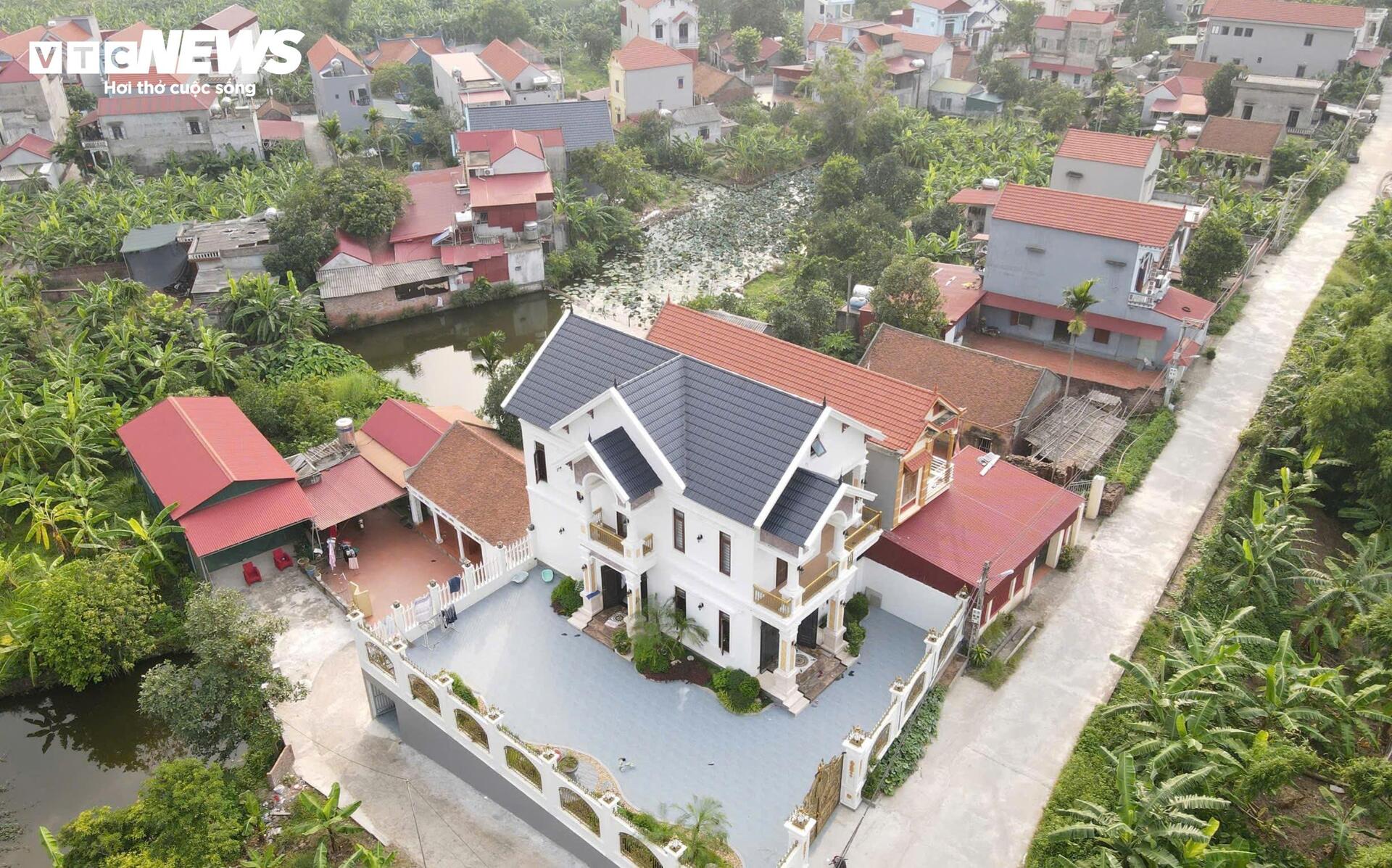 bb2-07193117 Biệt thự của 'ông trùm' 38 tuổi cầm đầu đường dây lừa đảo hơn 2.000 tỷ đồng - 6