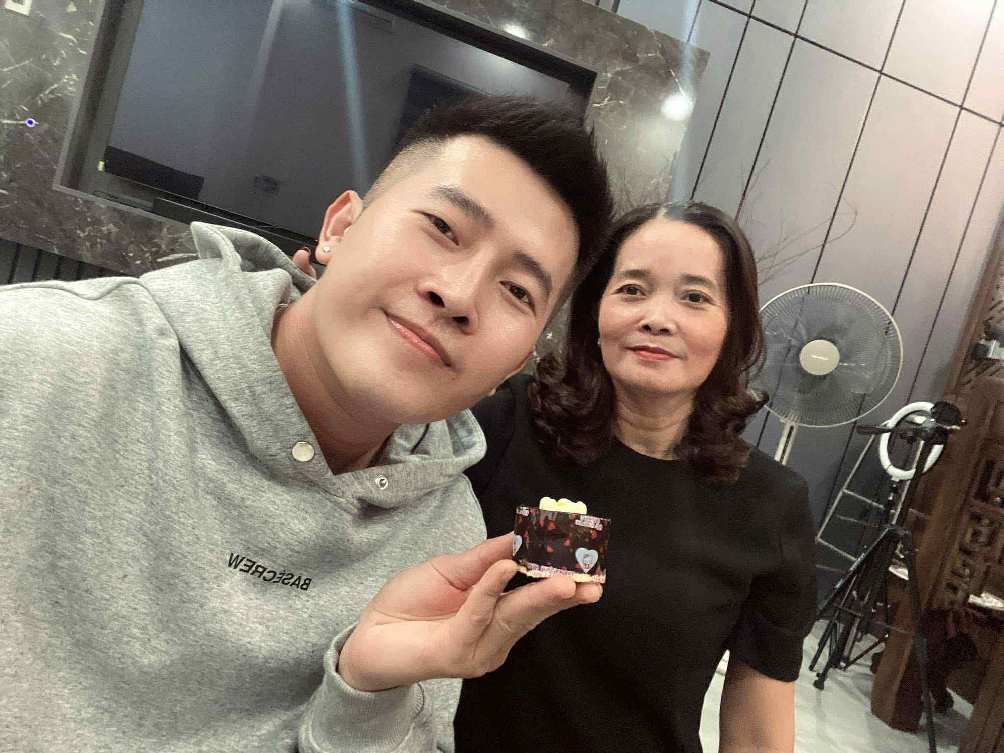 Con trai gả mẹ 53 tuổi đi lấy chồng, câu chuyện khiến ai cũng muốn khóc- Ảnh 4.