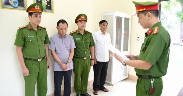 kem-chong-nang-1751464636548240333306-39-0-377-645-crop-17514647087371614978046-1 Bắt giám đốc Công ty Athena sản xuất kem chống nắng, mỹ phẩm giả