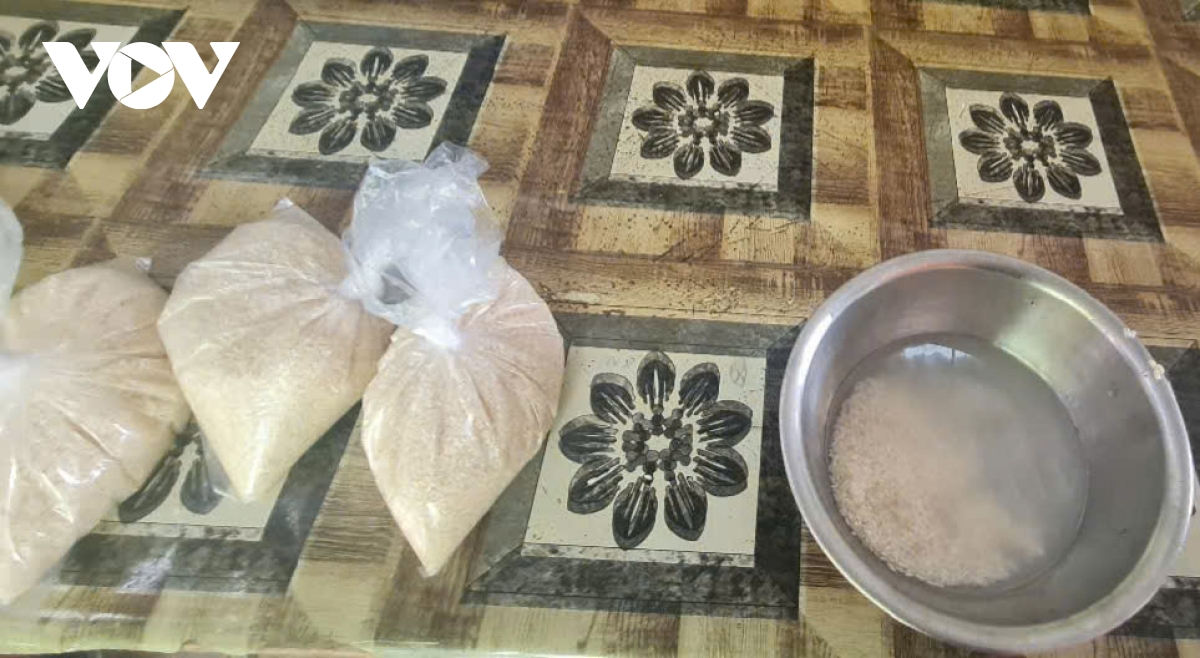 hậu giang người dân phát hiện gạo bán trên thị trường có dấu hiệu bất thường hình ảnh 3 hau giang nguoi dan phat hien gao ban tren thi truong co dau hieu bat thuong hinh anh 3