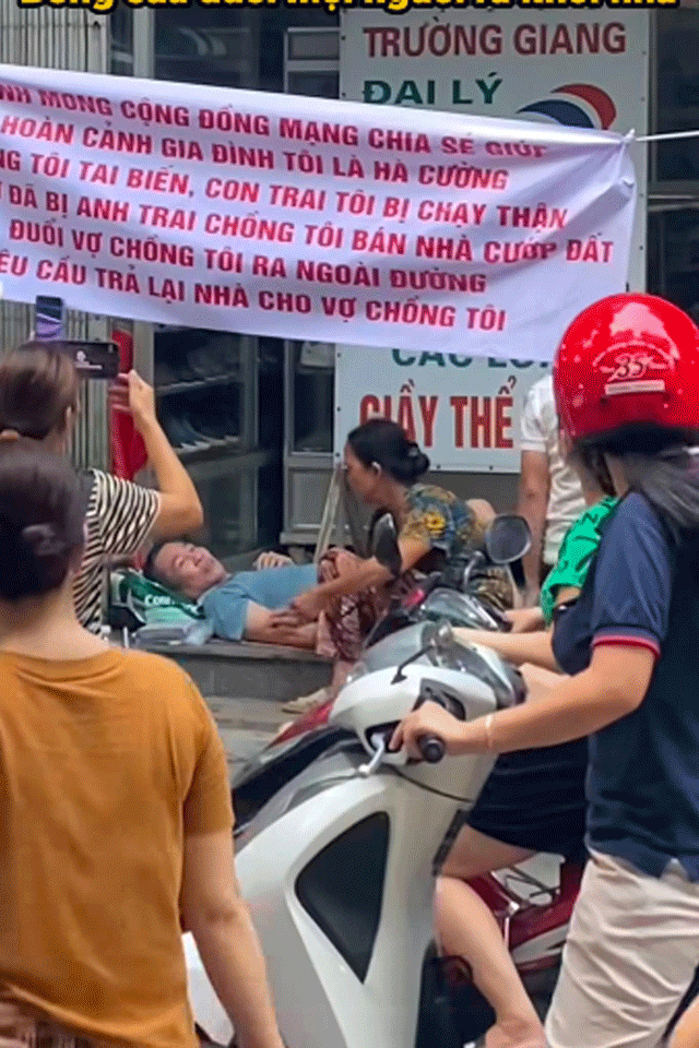 Phan-no-vu-nguoi-dan-ong-u60-bi-tai-bien-co-con-trai-chay-than-vua-bi-anh-ruot-ban-nha-va-duoi-ra-duong-5