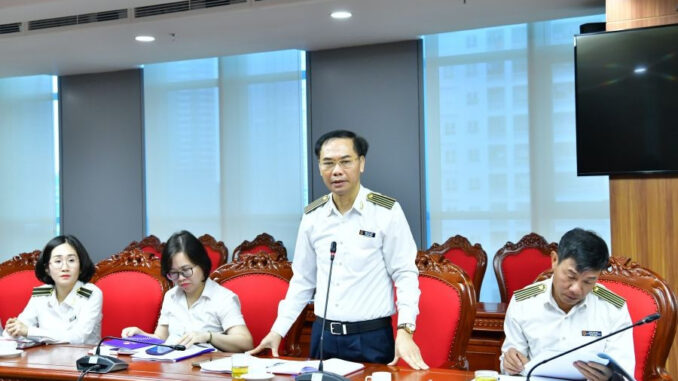 Kiểm toán trưởng KTNN chuyên ngành VI Trần Văn Hảo công bố quyết định kiểm toán. 99ktnn1.jpg