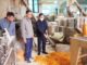 Rùng mình với xưởng sản xuất bim bim ở Hà Nội: Bim bim đổ dưới sàn nhà, chuột chết bốc mùi - Ảnh 1.