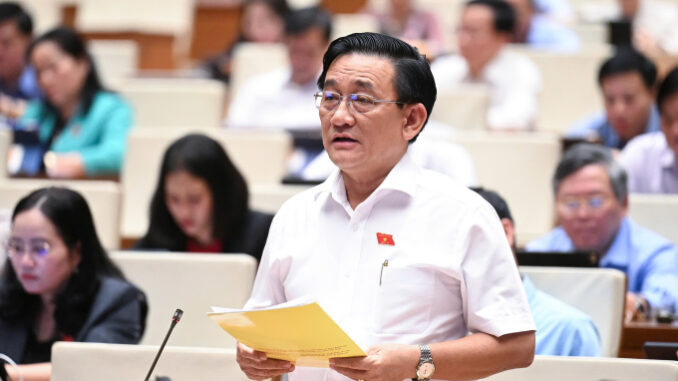 Đại biểu Trần Quốc Tuấn (Giám đốc Sở Công Thương tỉnh Vĩnh Long). Ảnh: Cổng TTĐT Quốc hội