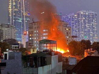 Có thể là hình ảnh về ngọn lửa