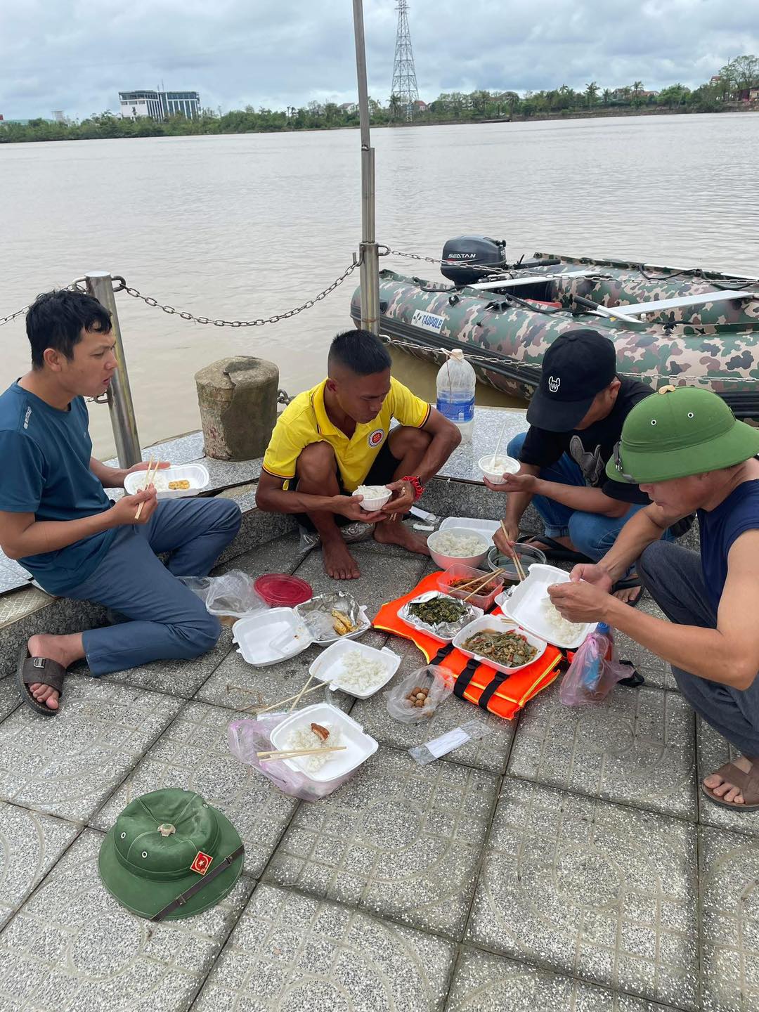 Có thể là hình ảnh về câu cá và văn bản