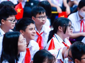 Tiếng Anh sẽ thành môn bắt buộc từ lớp 1- Ảnh 1.