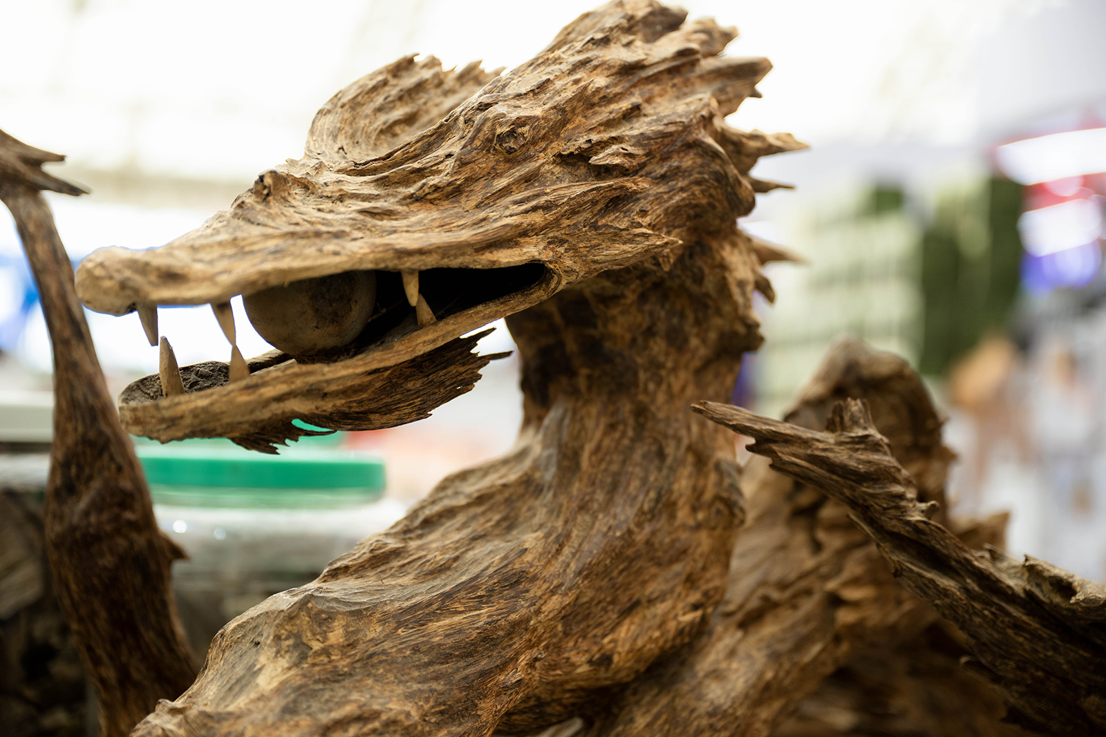 700 triệu đồng cho một "khối gỗ" hình rồng ở Hà Nội: Vì sao chủ nhân không bán?- Ảnh 7. 700 triệu đồng cho một "khối gỗ" hình rồng ở Hà Nội: Vì sao chủ nhân không bán?- Ảnh 7.