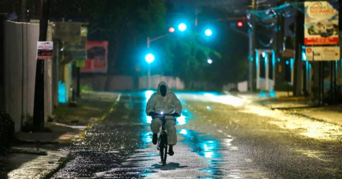 Siêu bão mạnh nhất thế giới 2025 vừa đổ bộ đã gây thương vong, dự báo những kịch bản chưa từng có tiền lệ- Ảnh 3. Siêu bão mạnh nhất thế giới 2025 vừa đổ bộ đã gây thương vong, dự báo những kịch bản chưa từng có tiền lệ- Ảnh 3.