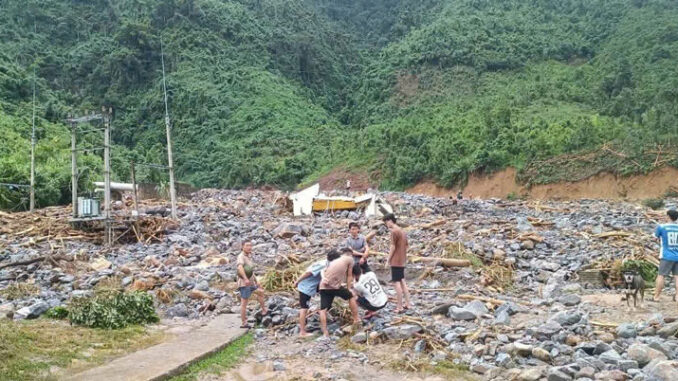 thuy-dien-1-1 Tổng thiệt hại về thiết bị và doanh thu Nhà máy Thủy điện Làng Bằng khoảng 80 tỷ đồng.