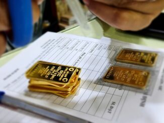 Giá vàng SJC giảm mạnh ngày 30 - 10: Biến động do ảnh hưởng từ giá thế giới - Ảnh 1.